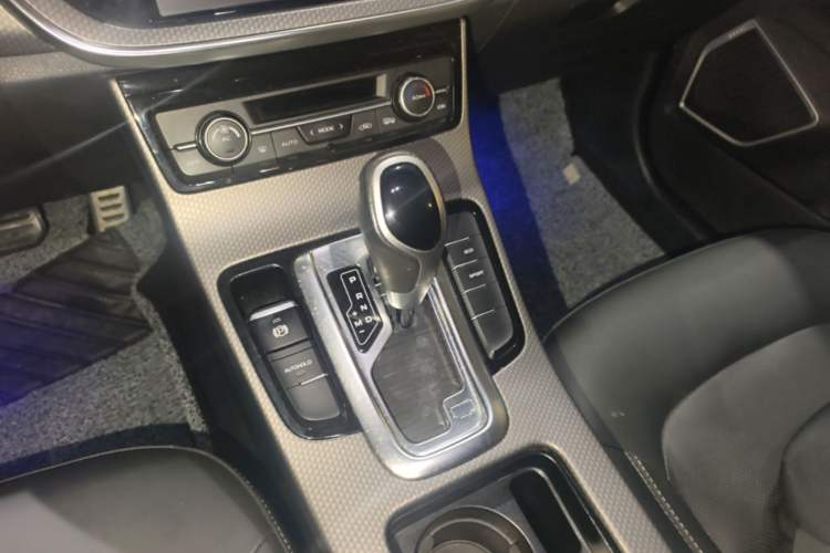 Used Geely Auto Emgrand GS 2016 Sport Edition 1.3T Automatic LingShang Model Gear Lever