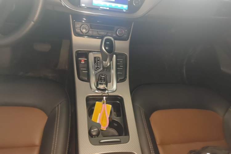 Used Geely Auto Emgrand GS 2016 Elegant Edition 1.3T Automatic ZhenShang Model Gear Lever