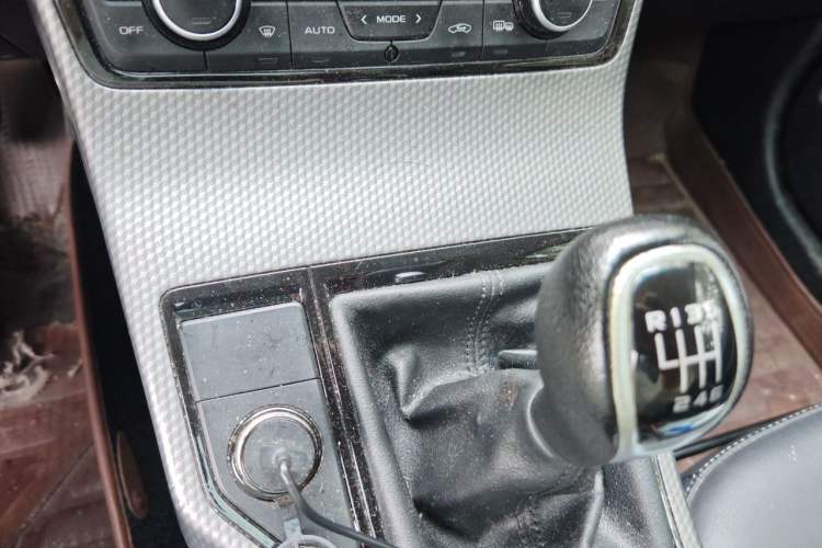Used Geely Auto Emgrand GS 2016 Sport Edition 1.3T Manual LingShang Model Gear Lever