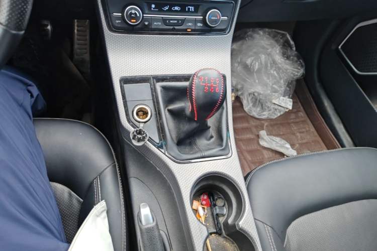Used Geely Auto Emgrand GS 2016 Sport Edition 1.3T Manual LingShang Model Gear Lever