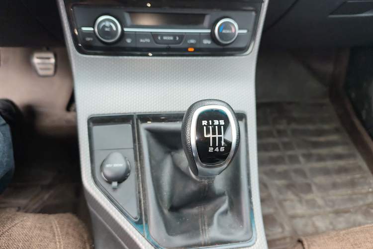 Used Geely Auto Emgrand GS 2016 Sport Edition 1.3T Manual LingShang Model Gear Lever