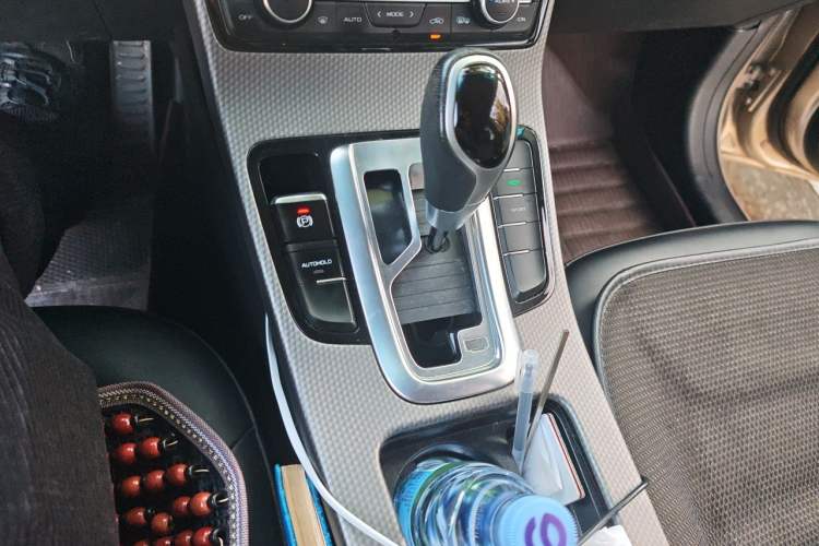 Used Geely Auto Emgrand GS 2016 Elegant Edition 1.3T Automatic ZhenShang Model Gear Lever