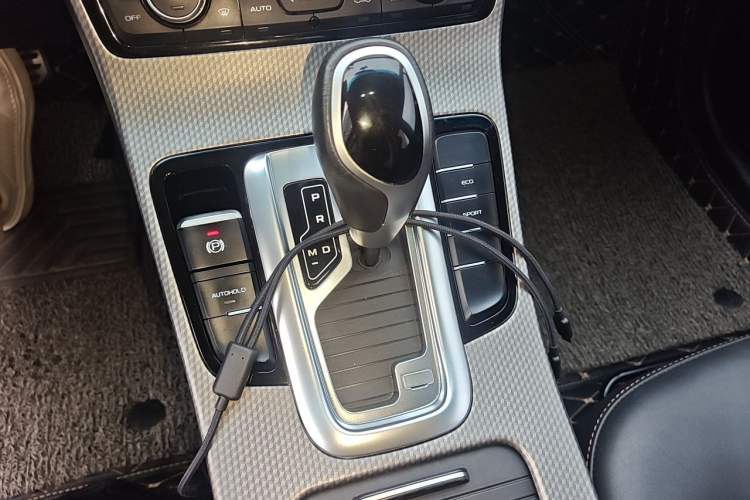 Used Geely Auto Emgrand GS 2016 Sport Edition 1.3T Automatic ZhenShang Model Gear Lever