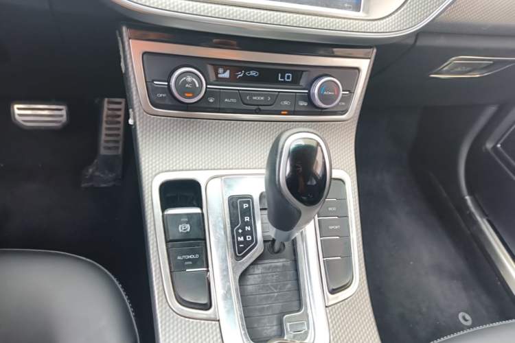 Used Geely Auto Emgrand GS 2016 Sport Edition 1.3T Automatic LingShang Model Gear Lever