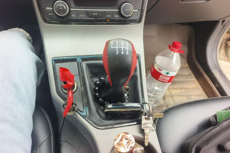 Used Geely Auto Emgrand GS 2016 Elegant Edition 1.8L Manual LingShang Model Gear Lever