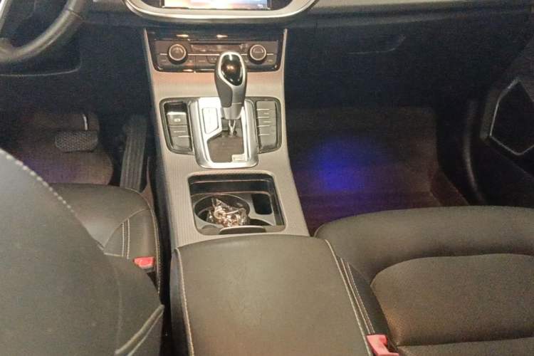 Used Geely Auto Emgrand GS 2016 Elegant Edition 1.3T Automatic LingShang Model Gear Lever