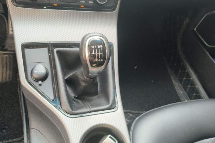 Used Geely Auto Emgrand GS 2016 Sport Edition 1.3T Manual LingShang Model Gear Lever