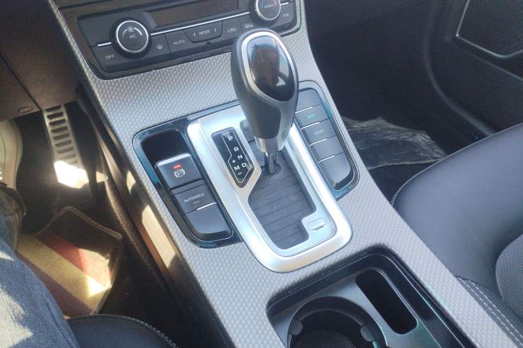 Used Geely Auto Emgrand GS 2016 Sport Edition 1.8L Automatic LingShang Model Gear Lever