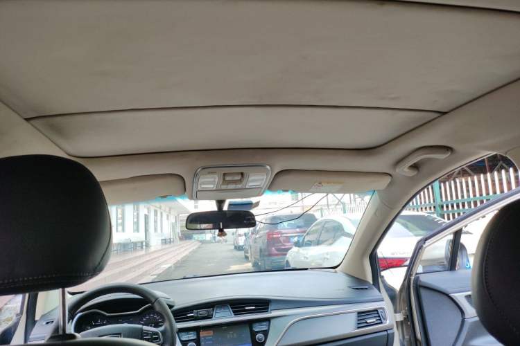Used Geely Auto Emgrand GS 2016 Elegant Edition 1.3T Automatic LingShang Model Headliner