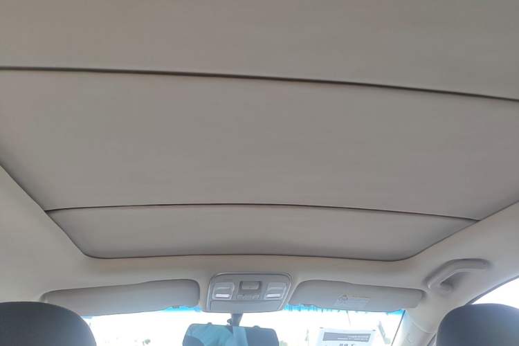 Used Geely Auto Emgrand GS 2016 Elegant Edition 1.3T Automatic LingShang Model Headliner