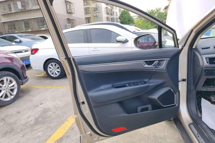 Used Geely Auto Emgrand GS 2016 Sport Edition 1.3T Manual LingShang Model Interior 7