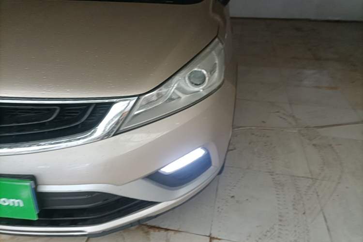 Used Geely Auto Emgrand GS 2016 Elegant Edition 1.3T Automatic ZhenShang Model Left Front Headlight