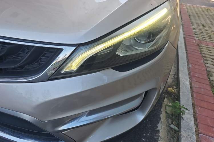 Used Geely Auto Emgrand GS 2016 Sport Edition 1.3T Automatic LingShang Model Left Front Headlight