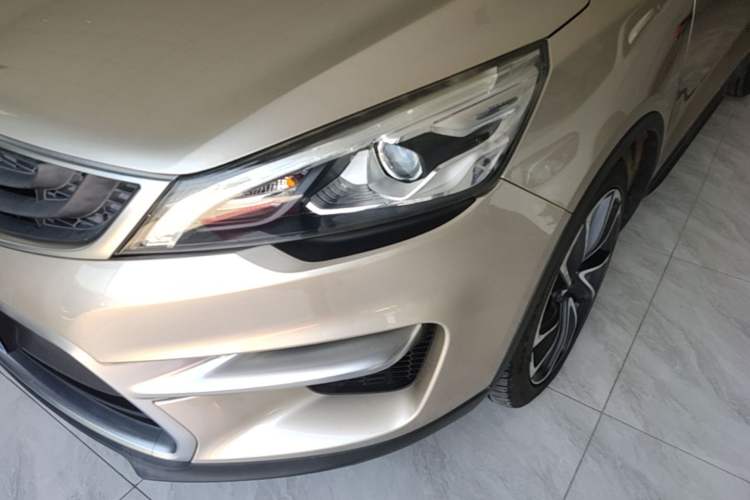 Used Geely Auto Emgrand GS 2016 Sport Edition 1.3T Automatic ZhenShang Model Left Front Headlight