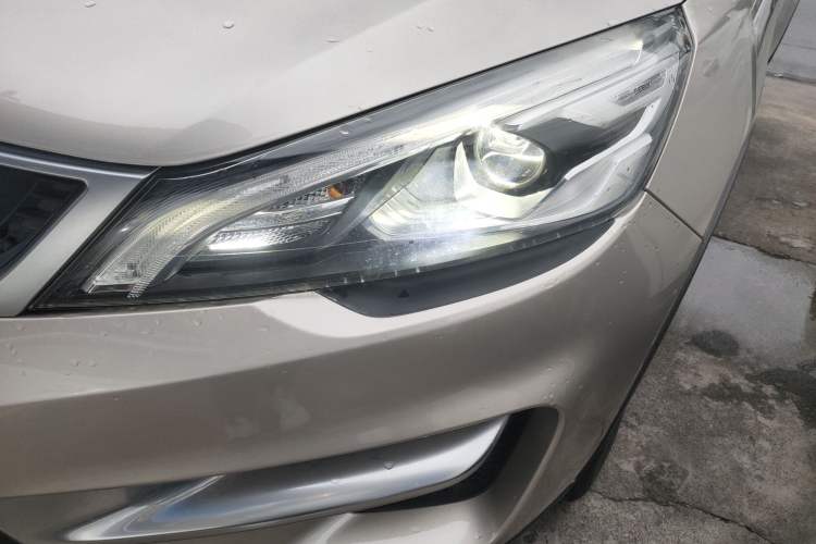 Used Geely Auto Emgrand GS 2016 Sport Edition 1.8L Automatic LingShang Model Left Front Headlight