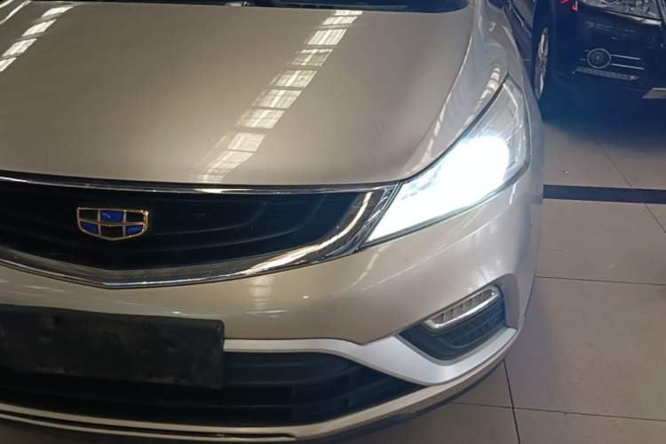Used Geely Auto Emgrand GS 2016 Elegant Edition 1.3T Automatic LingShang Model Left Front Headlight