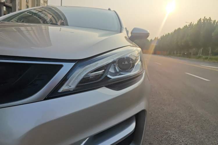 Used Geely Auto Emgrand GS 2016 Sport Edition 1.3T Automatic LingShang Model Left Front Headlight