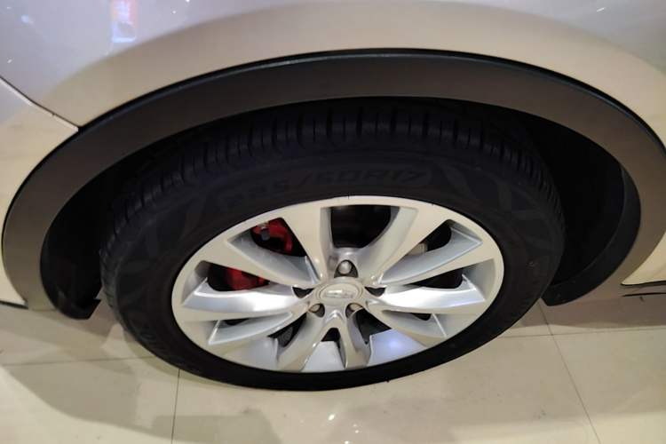 Used Geely Auto Emgrand GS 2016 Sports Edition 1.8L Manual LingShang Model Left Front Wheel Hub