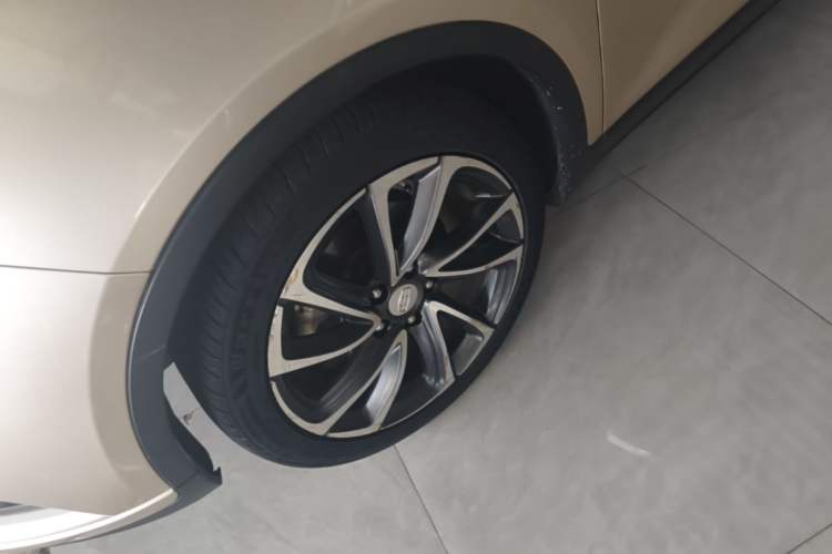 Used Geely Auto Emgrand GS 2016 Elegant Edition 1.3T Automatic ZhenShang Model Left Front Wheel Hub
