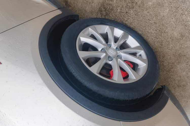 Used Geely Auto Emgrand GS 2016 Sport Edition 1.3T Automatic LingShang Model Left Front Wheel Hub