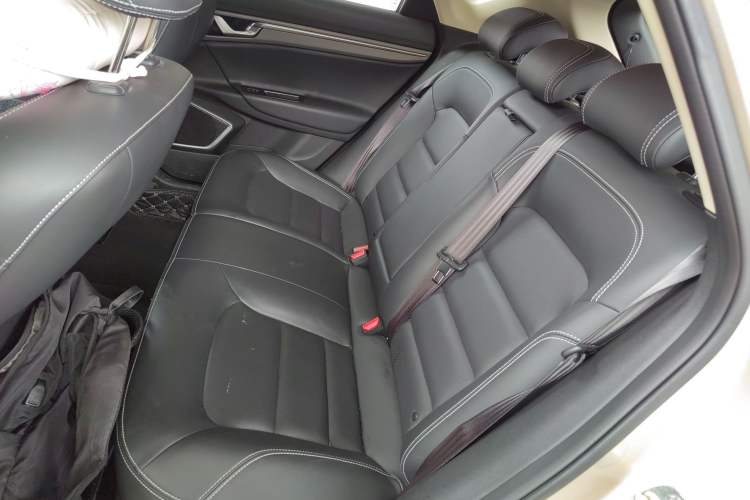Used Geely Auto Emgrand GS 2016 Elegant Edition 1.8L Automatic LingShang Model Left Rear Seat