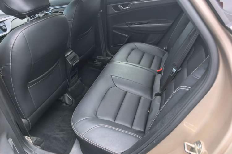 Used Geely Auto Emgrand GS 2016 Elegant Edition 1.8L Manual LingShang Model Left Rear Seat