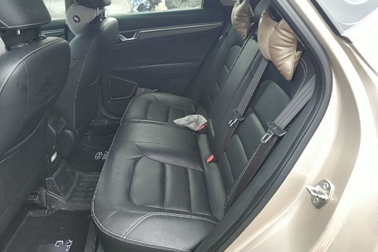 Used Geely Auto Emgrand GS 2016 Elegant Edition 1.8L Manual LingShang Model Left Rear Seat