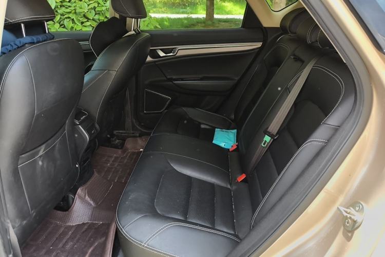 Used Geely Auto Emgrand GS 2016 Elegant Edition 1.8L Automatic LingShang Model Left Rear Seat