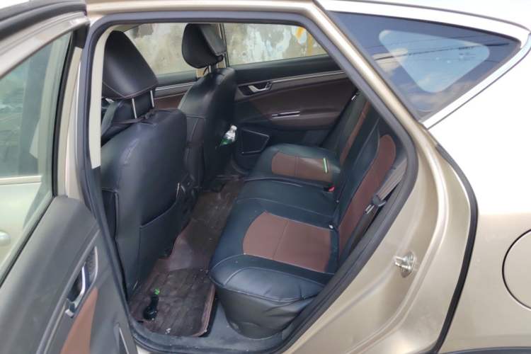 Used Geely Auto Emgrand GS 2016 Sport Edition 1.3T Automatic ZhenShang Model Left Rear Seat