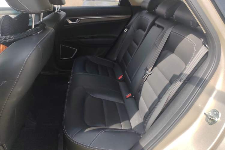 Used Geely Auto Emgrand GS 2016 Elegant Edition 1.8L Manual LingShang Model Left Rear Seat