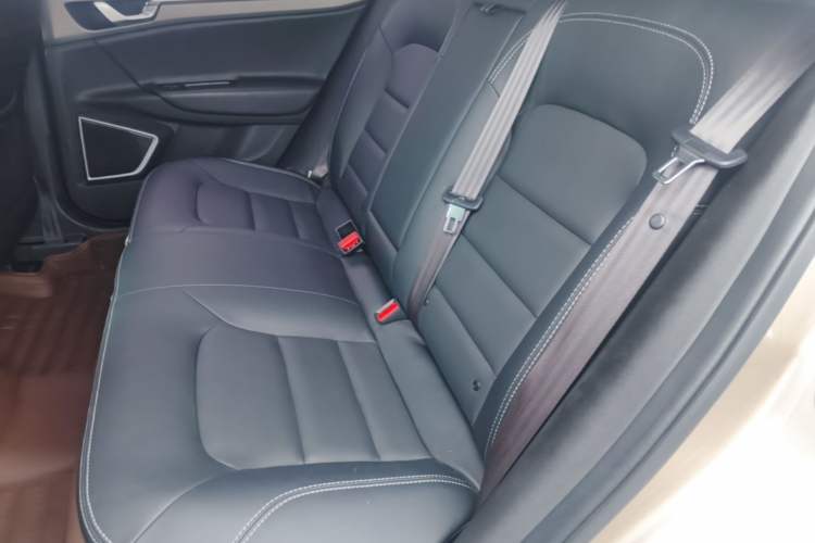 Used Geely Auto Emgrand GS 2016 Sport Edition 1.3T Automatic LingShang Model Left Rear Seat
