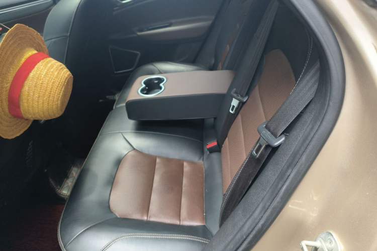 Used Geely Auto Emgrand GS 2016 Sport Edition 1.3T Automatic ZhenShang Model Left Rear Seat
