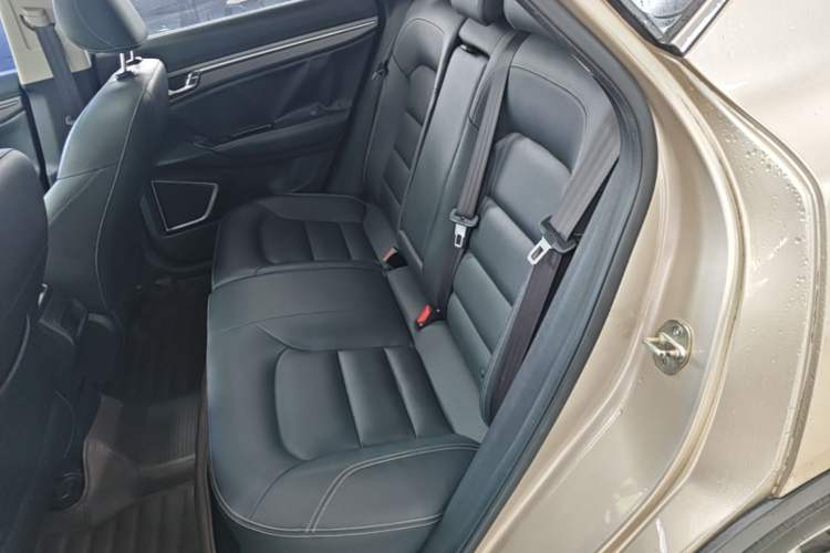 Used Geely Auto Emgrand GS 2016 Sport Edition 1.8L Automatic LingShang Model Left Rear Seat