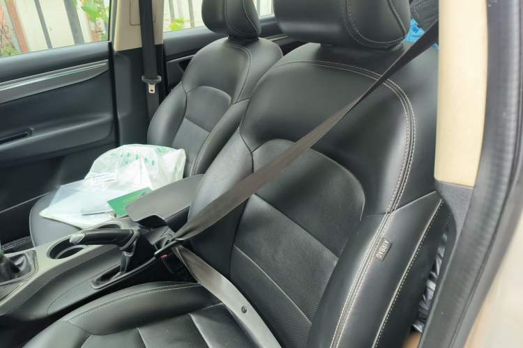 Used Geely Auto Emgrand GS 2016 Sports Edition 1.8L Manual LingShang Model Left Rear Seat