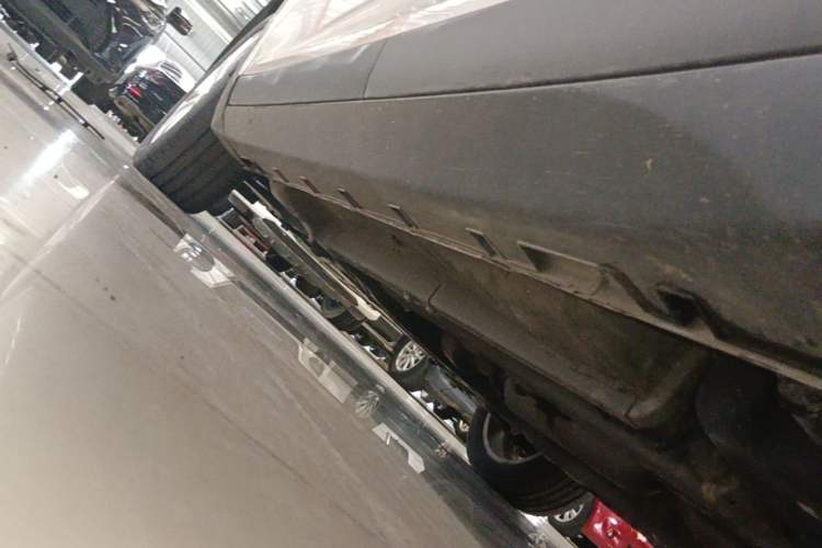 Used Geely Auto Emgrand GS 2016 Elegant Edition 1.3T Automatic LingShang Model Left Side Sill