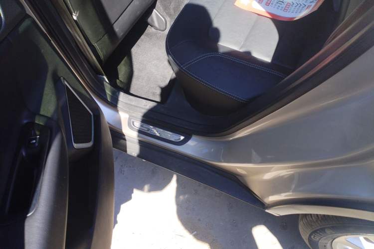 Used Geely Auto Emgrand GS 2016 Sport Edition 1.8L Automatic LingShang Model Left Side Sill