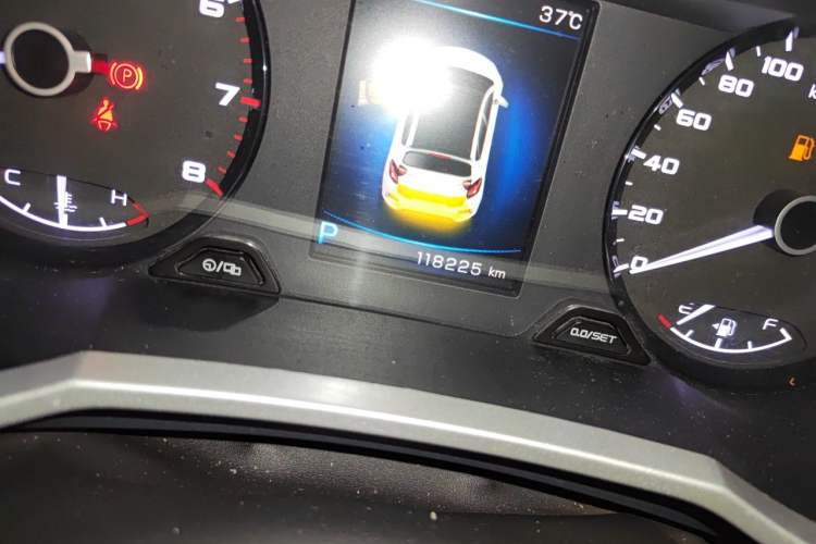 Used Geely Auto Emgrand GS 2016 Elegant Edition 1.8L Automatic LingShang Model Odometer Close Up