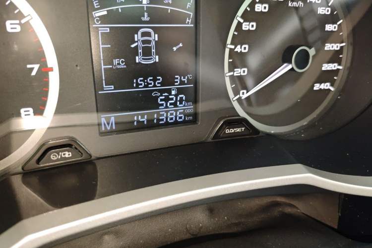 Used Geely Auto Emgrand GS 2016 Elegant Edition 1.8L Manual LingShang Model Odometer Close Up