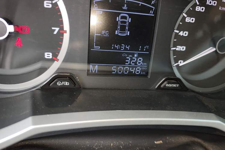 Used Geely Auto Emgrand GS 2016 Sport Edition 1.3T Manual LingShang Model Odometer Close Up