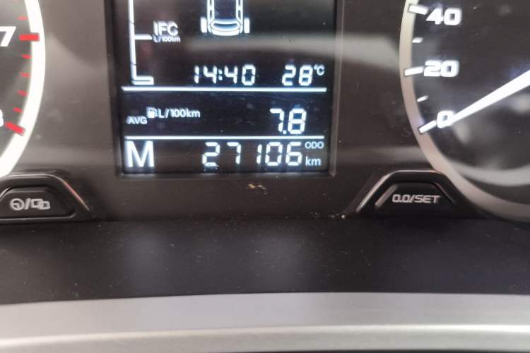 Used Geely Auto Emgrand GS 2016 Sports Edition 1.8L Manual LingShang Model Odometer Close Up