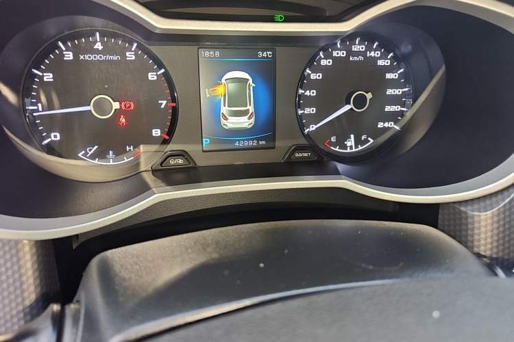 Used Geely Auto Emgrand GS 2016 Sport Edition 1.3T Automatic ZhenShang Model Odometer Close Up