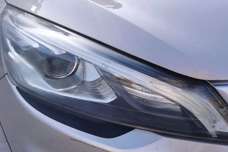 Used Geely Auto Emgrand GS 2016 Sport Edition 1.8L Automatic LingShang Model Right Front Headlight