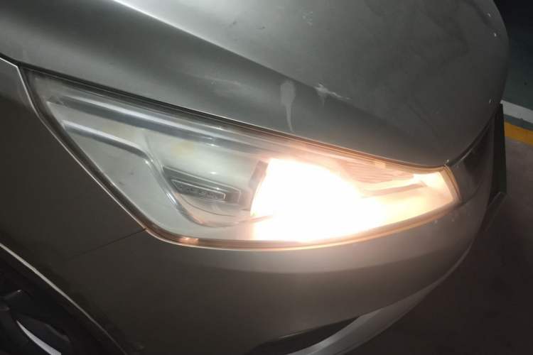 Used Geely Auto Emgrand GS 2016 Elegant Edition 1.3T Manual LingShang Model Right Front Headlight