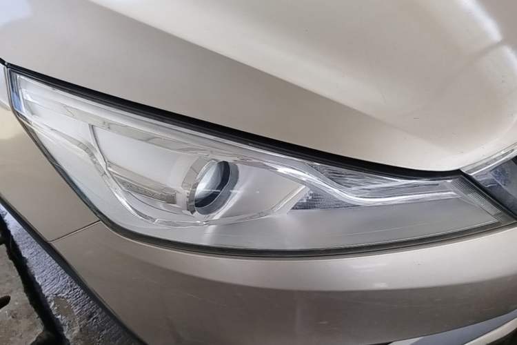Used Geely Auto Emgrand GS 2016 Elegant Edition 1.8L Manual LingShang Model Right Front Headlight