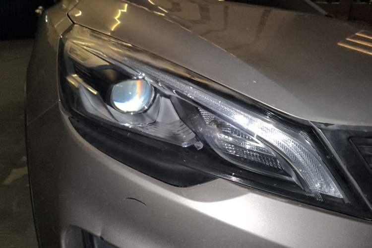 Used Geely Auto Emgrand GS 2016 Sports Edition 1.8L Manual LingShang Model Right Front Headlight