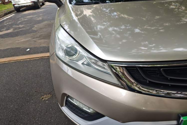 Used Geely Auto Emgrand GS 2016 Elegant Edition 1.8L Manual LingShang Model Right Front Headlight