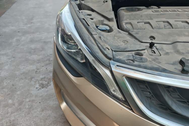 Used Geely Auto Emgrand GS 2016 Sport Edition 1.3T Automatic LingShang Model Right Front Headlight