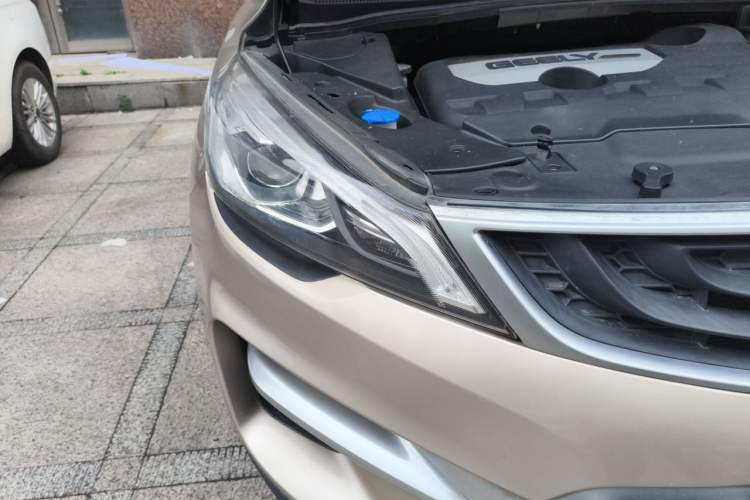 Used Geely Auto Emgrand GS 2016 Sports Edition 1.8L Manual LingShang Model Right Front Headlight