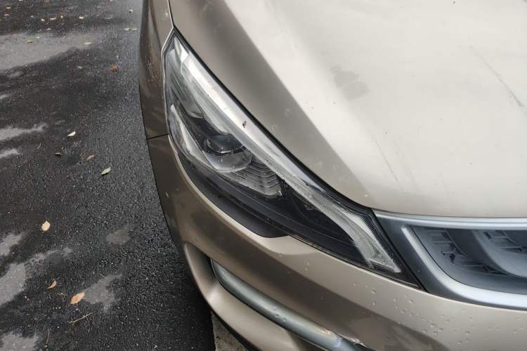 Used Geely Auto Emgrand GS 2016 Sport Edition 1.3T Automatic ZhenShang Model Right Front Headlight