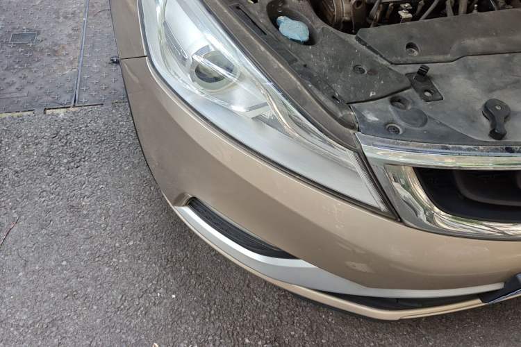 Used Geely Auto Emgrand GS 2016 Elegant Edition 1.3T Manual LingShang Model Right Front Headlight